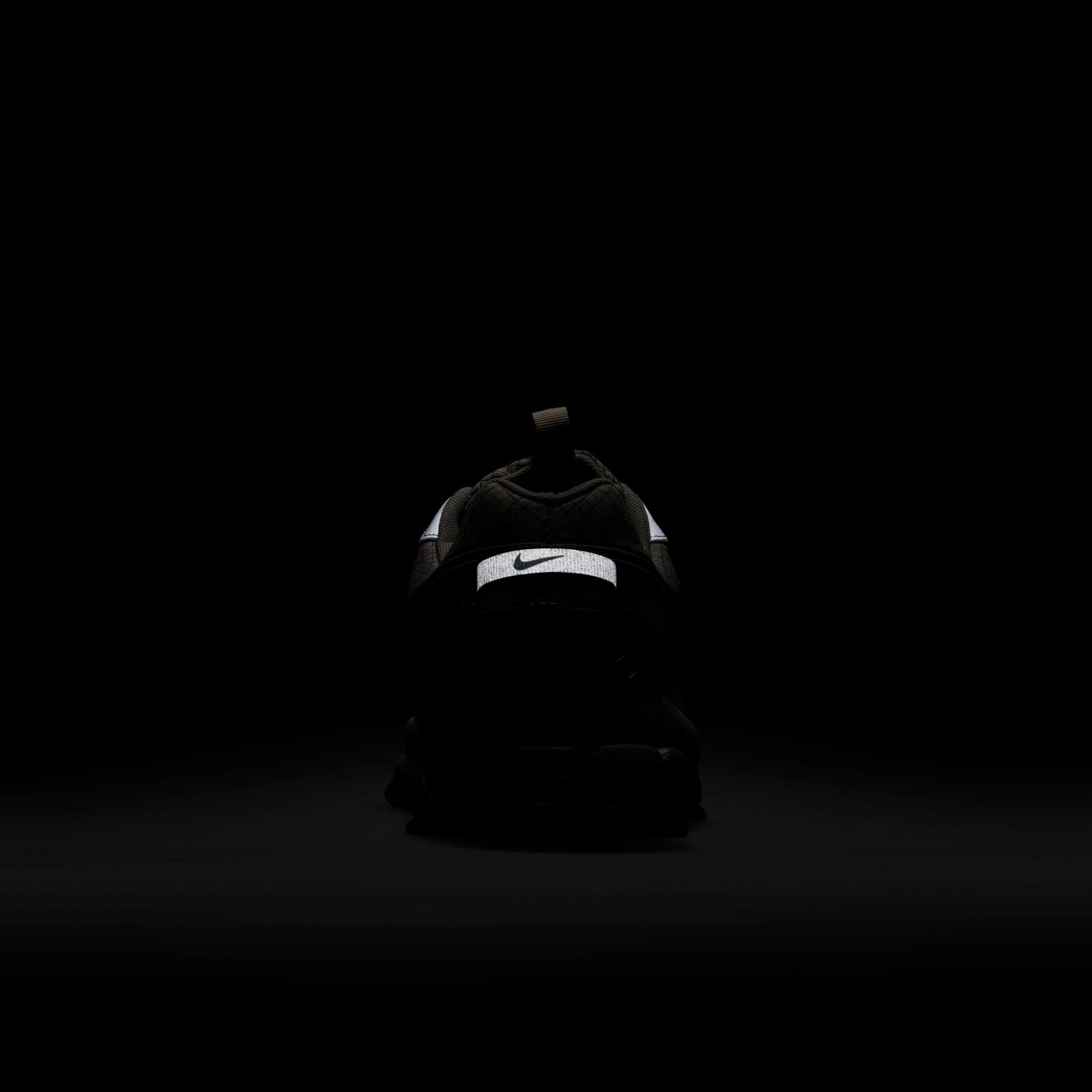 Кросівки Nike Zoom Vomero Roam HV6901-001