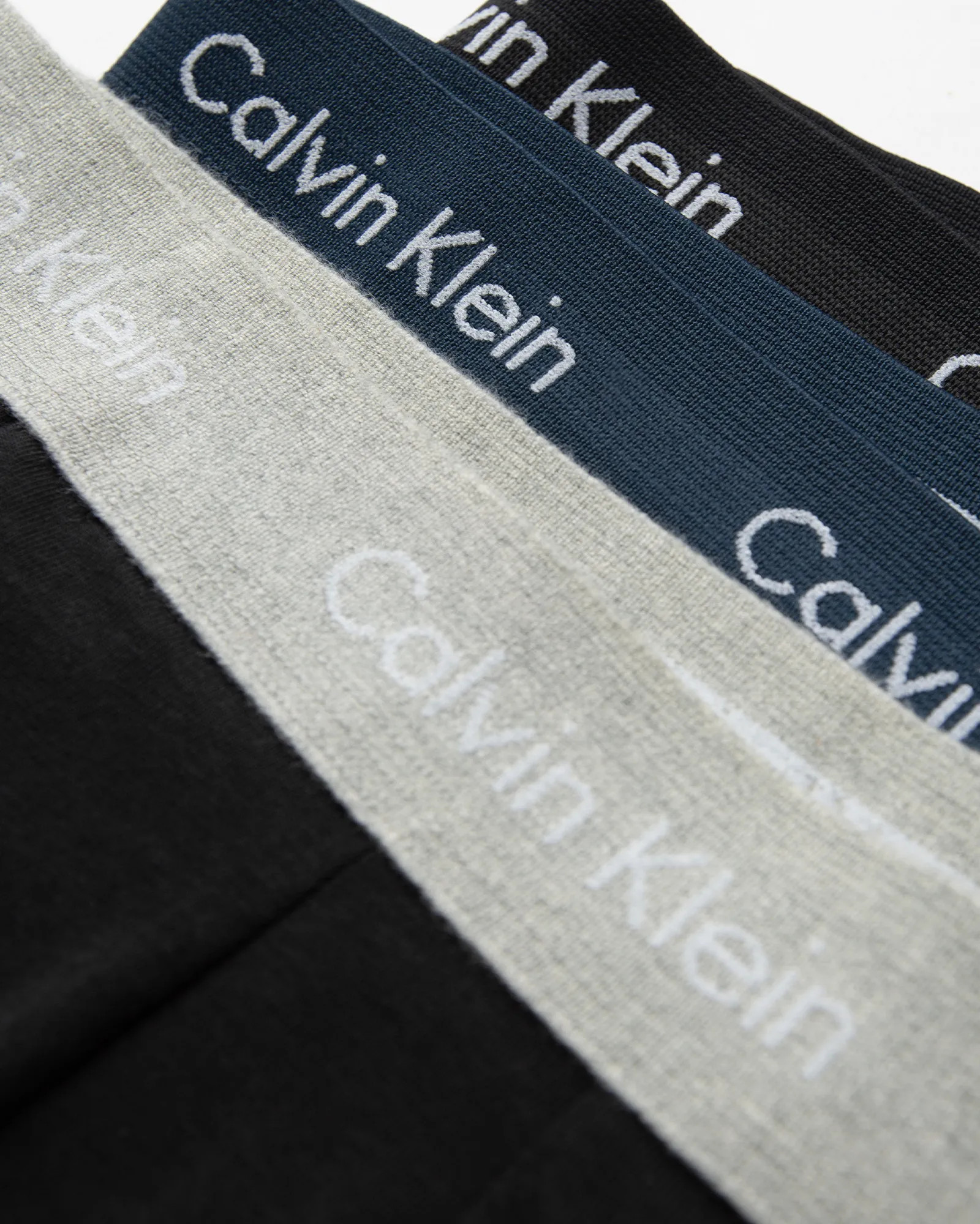 Труси-боксери Calvin Klein Underwear 3P Boxer Black 000NB1770AQ57 L 000NB1770AQ57