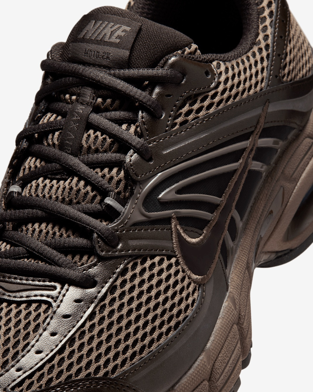 Кросівки Nike Air Max Moto 2K IO9279-200