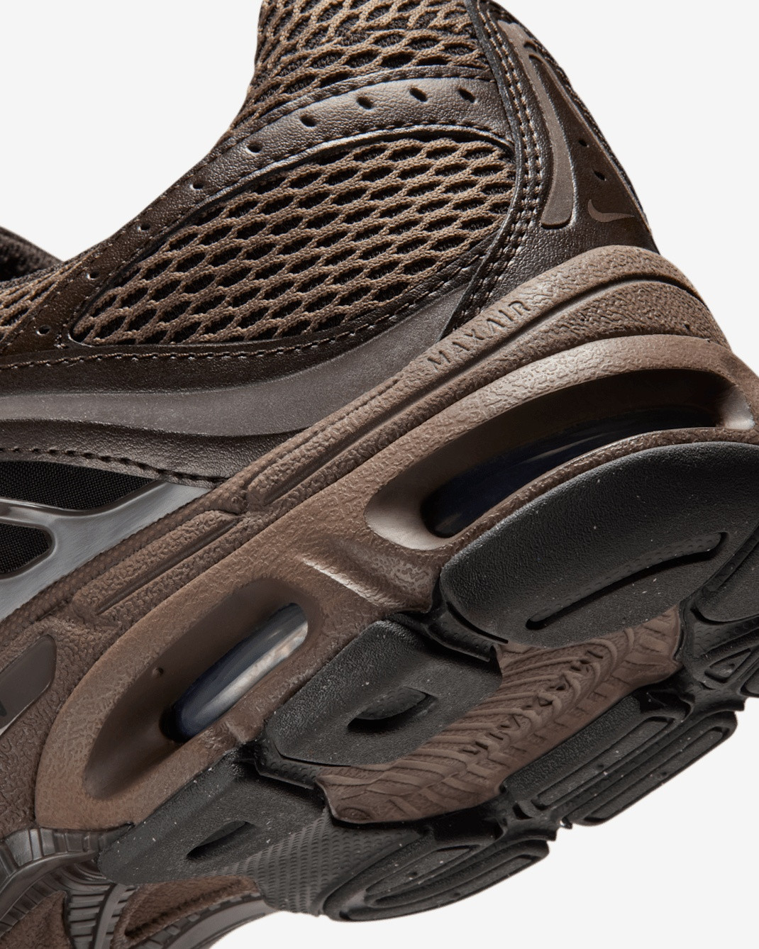 Кросівки Nike Air Max Moto 2K IO9279-200