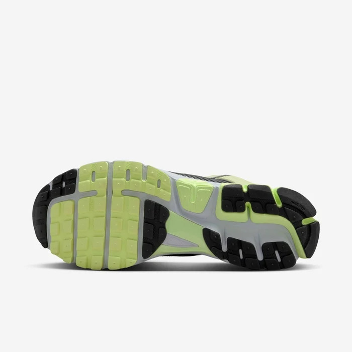 Кросівки Nike ZOOM VOMERO 5 HF1553-700