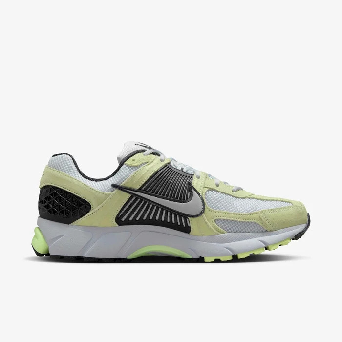 Кросівки Nike ZOOM VOMERO 5 HF1553-700