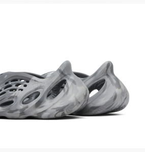 Тапочки adidas Yeezy Foam Runner 'MX Granite' IE4931