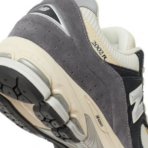 Кросівки New Balance 2002R M2002RSH
