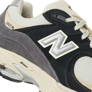 Кросівки New Balance 2002R M2002RSH
