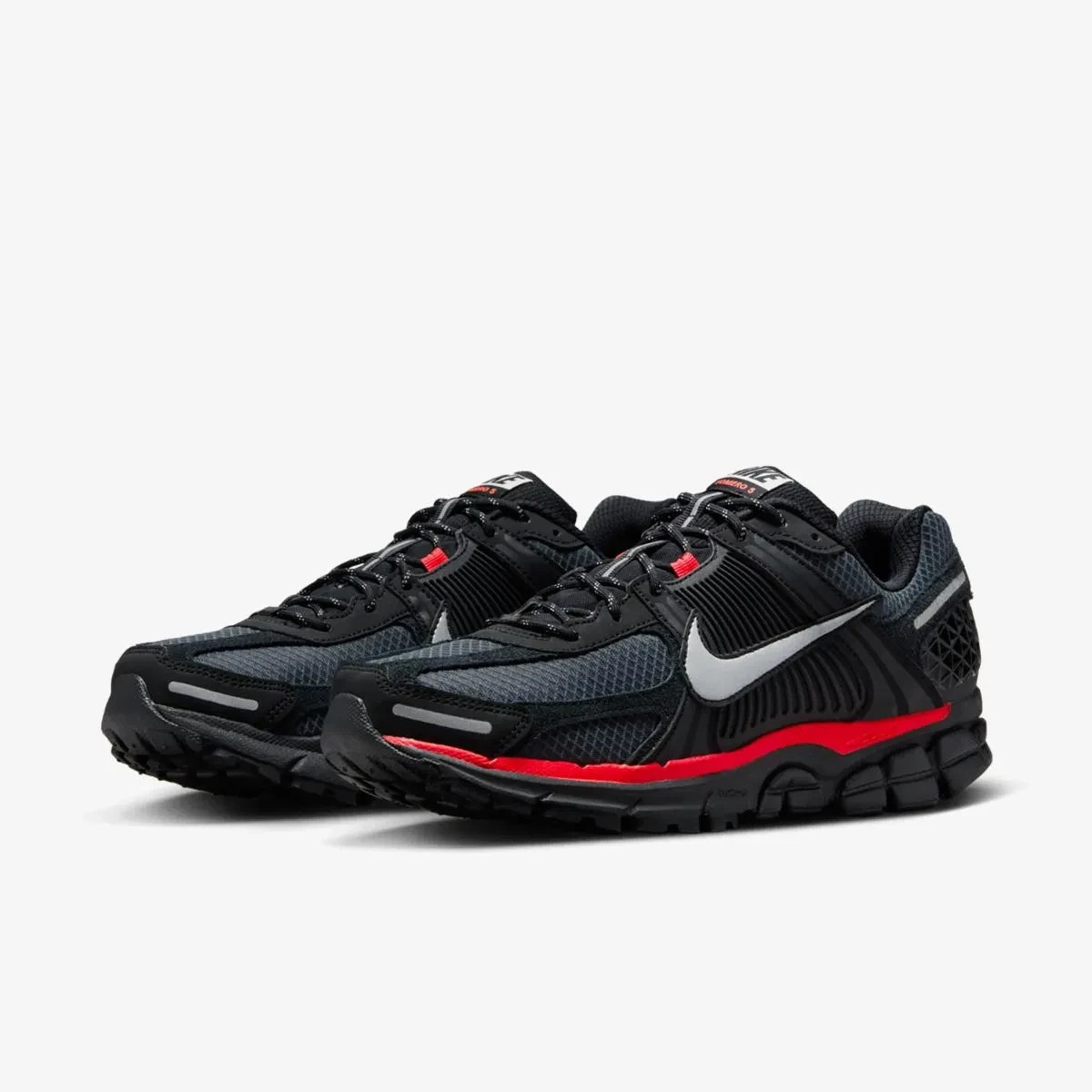 Кросівки Nike Vomero 5 Bred HV2527 002