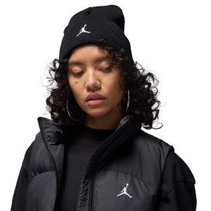 Шапка Jordan U PEAK BEANIE SATN LINED ESS HJ3224-010