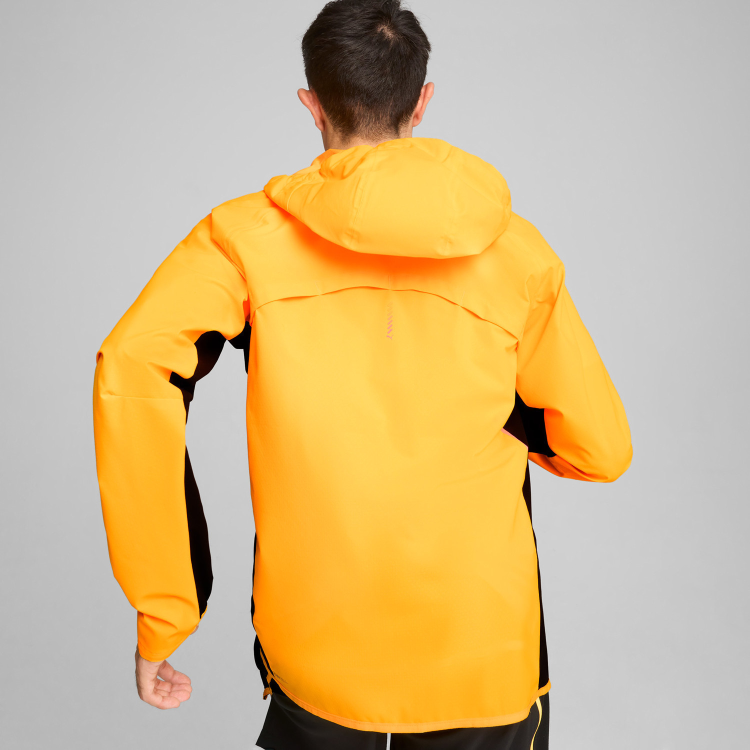 Куртка Puma RUN ULTRAWEAVE RAINCELL JACKET 525799-38