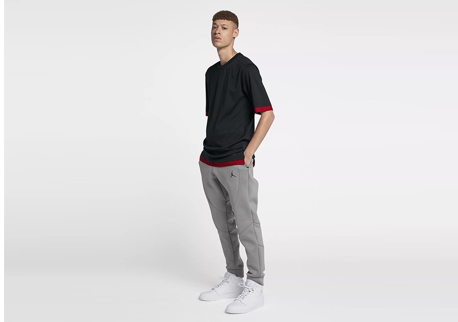 Футболка Jordan Sportswear Lifestyle Tech Tee 899788-010