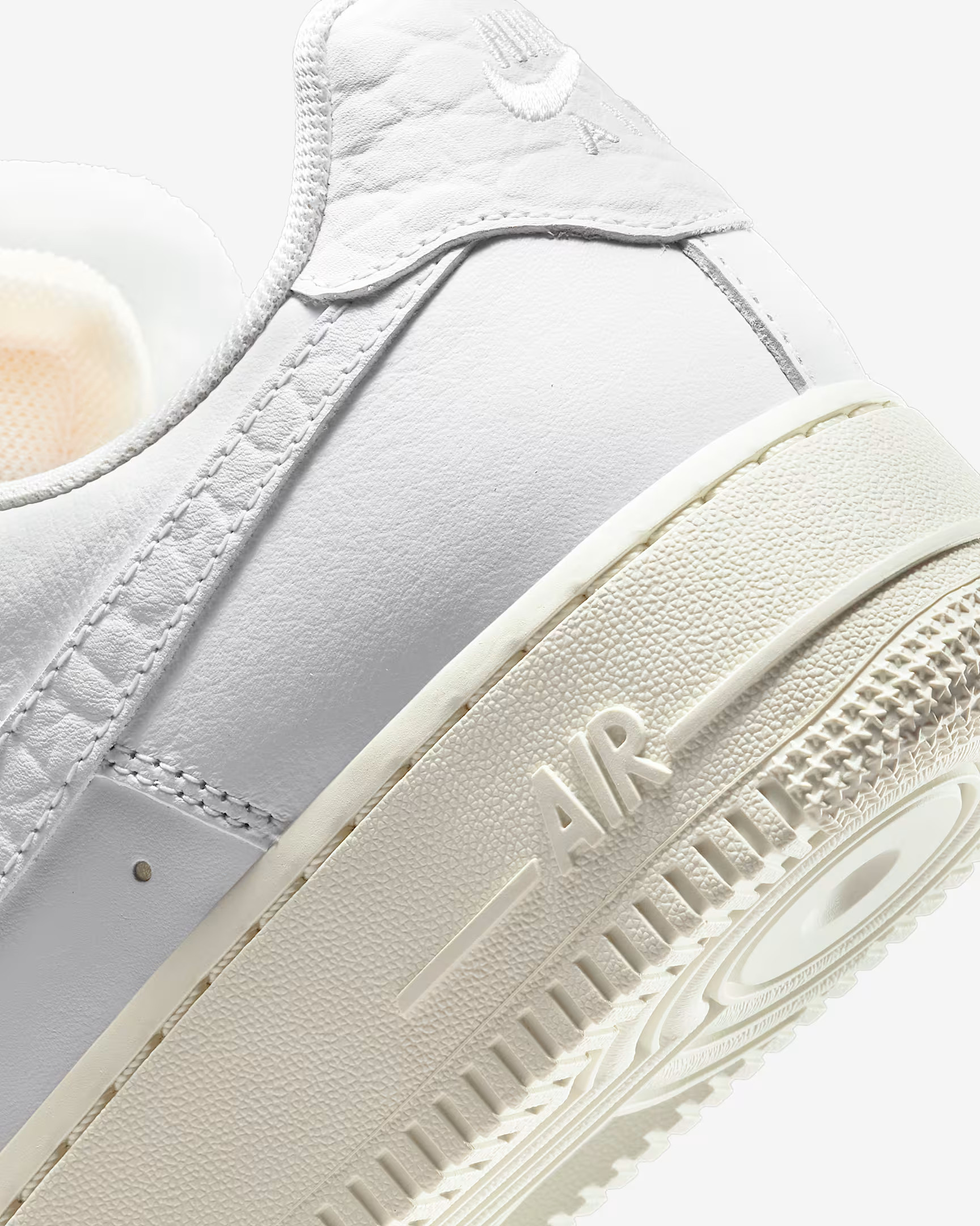 Кросівки Nike WMNS AIR FORCE 1 LO PRM DN5463-100