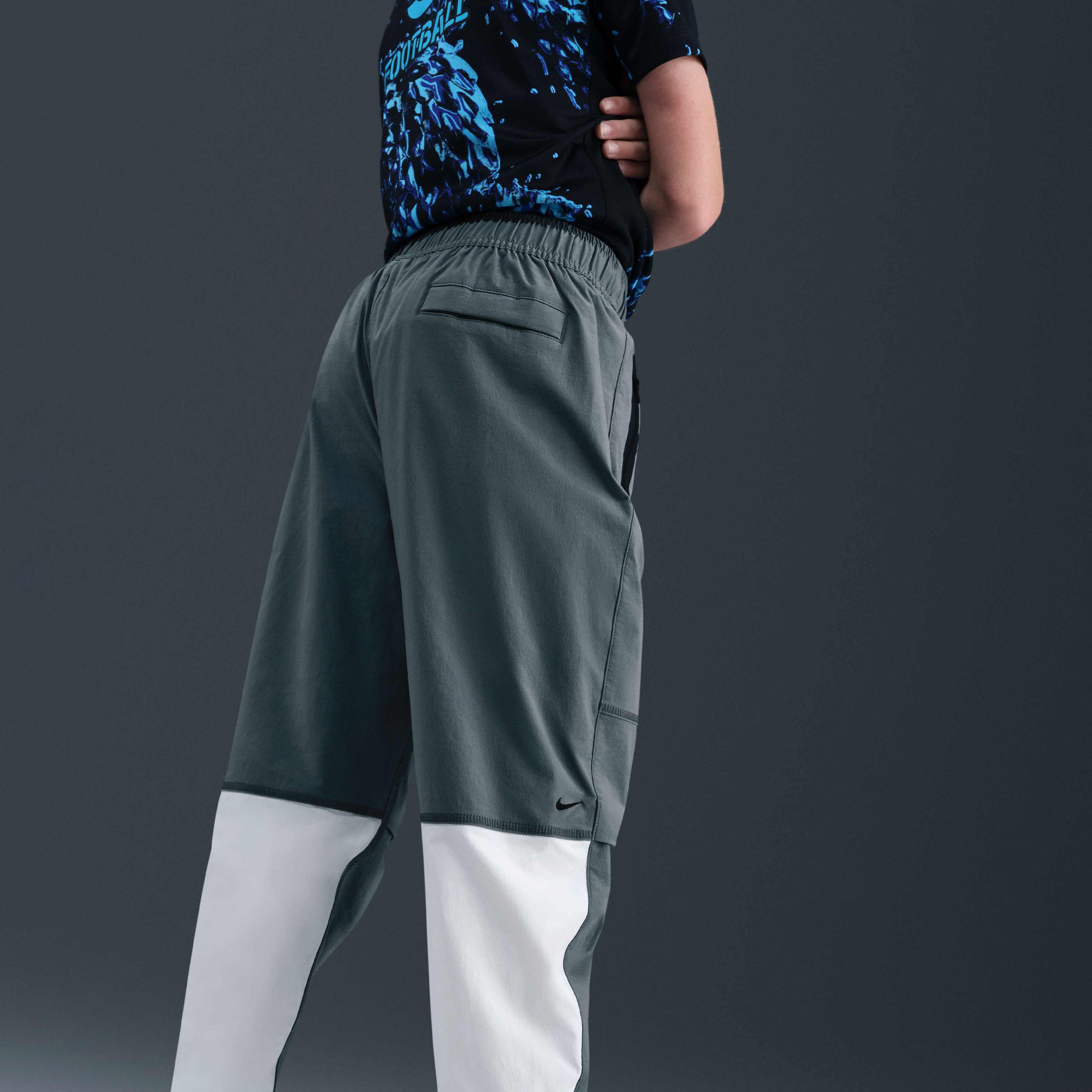 Штани Nike Tech Older Kids' (Boys') Woven Trousers HQ8921-084
