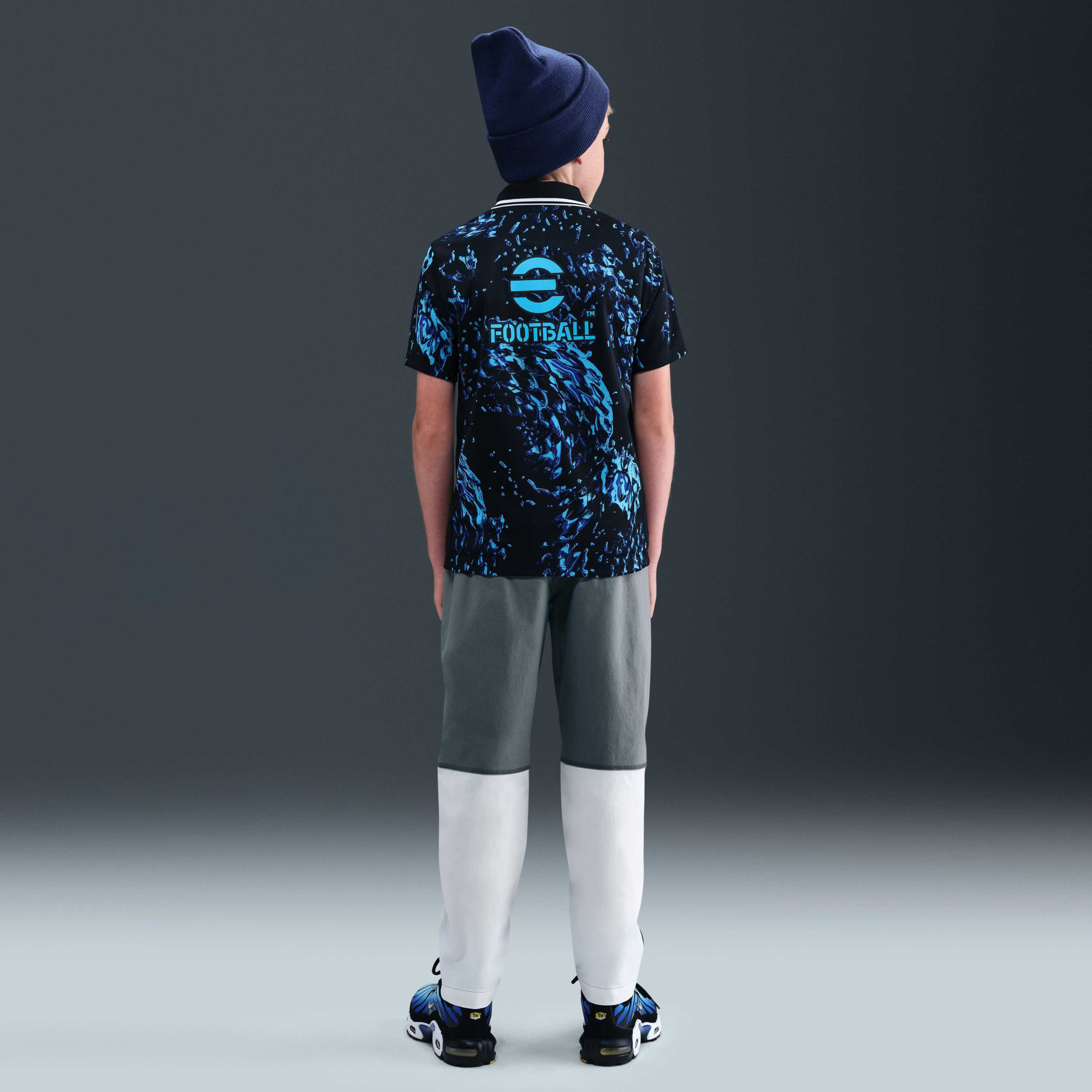 Штани Nike Tech Older Kids' (Boys') Woven Trousers HQ8921-084