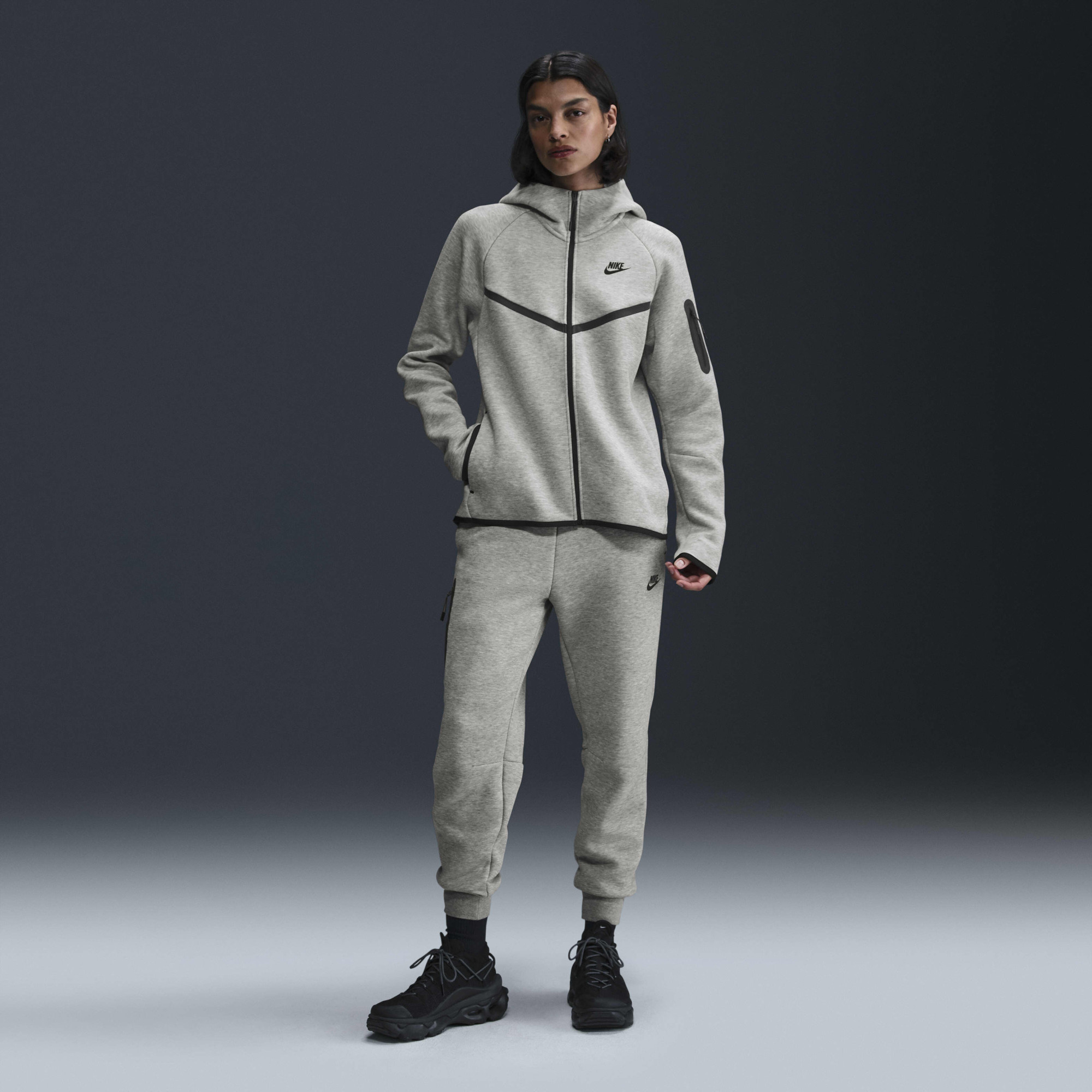 Толстовка жіноча Nike Sportswear Windrunner Tech Fleece Grey HV6747-063