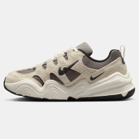 Кросівки Nike W TECH HERA DR9761-007