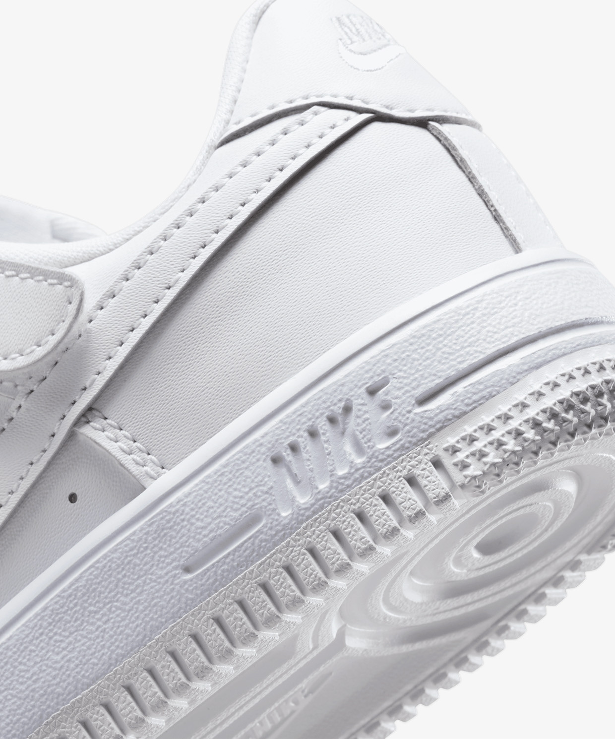 Кросівки IH4498-101 Nike IH4498-101