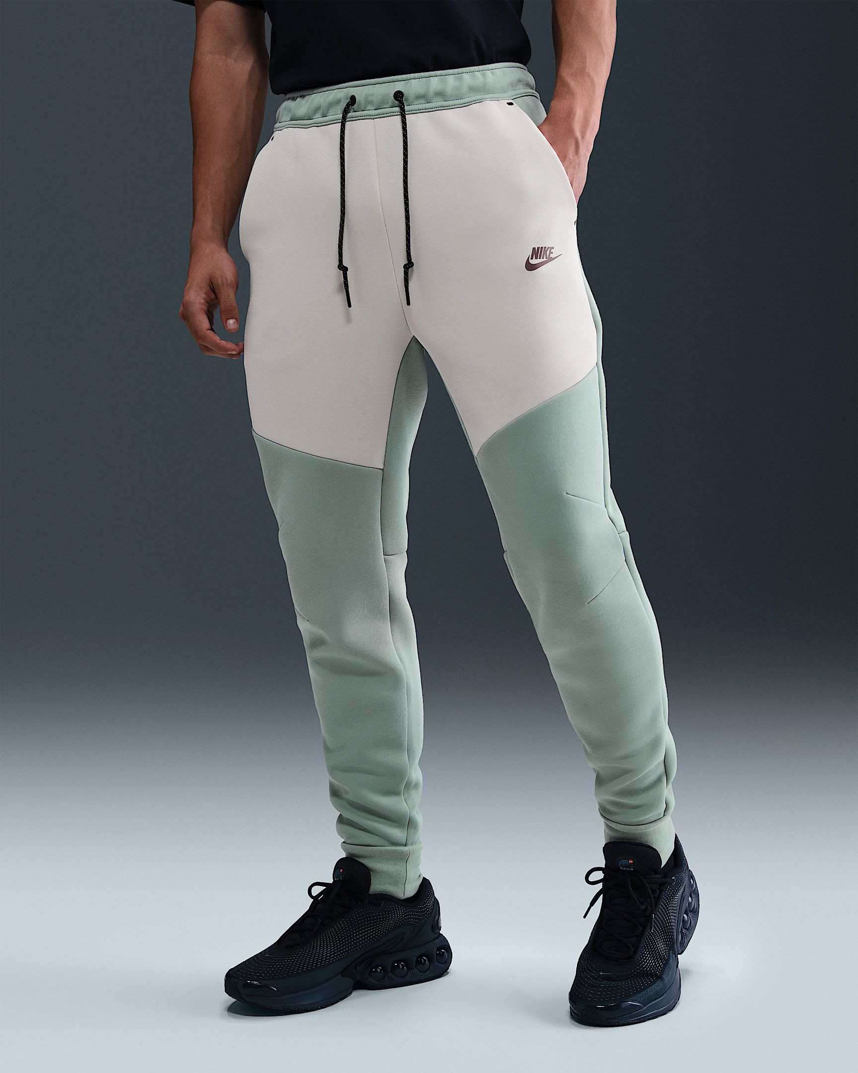 Штани спортивні Nike Sportswear Tech Fleece HV0959-020