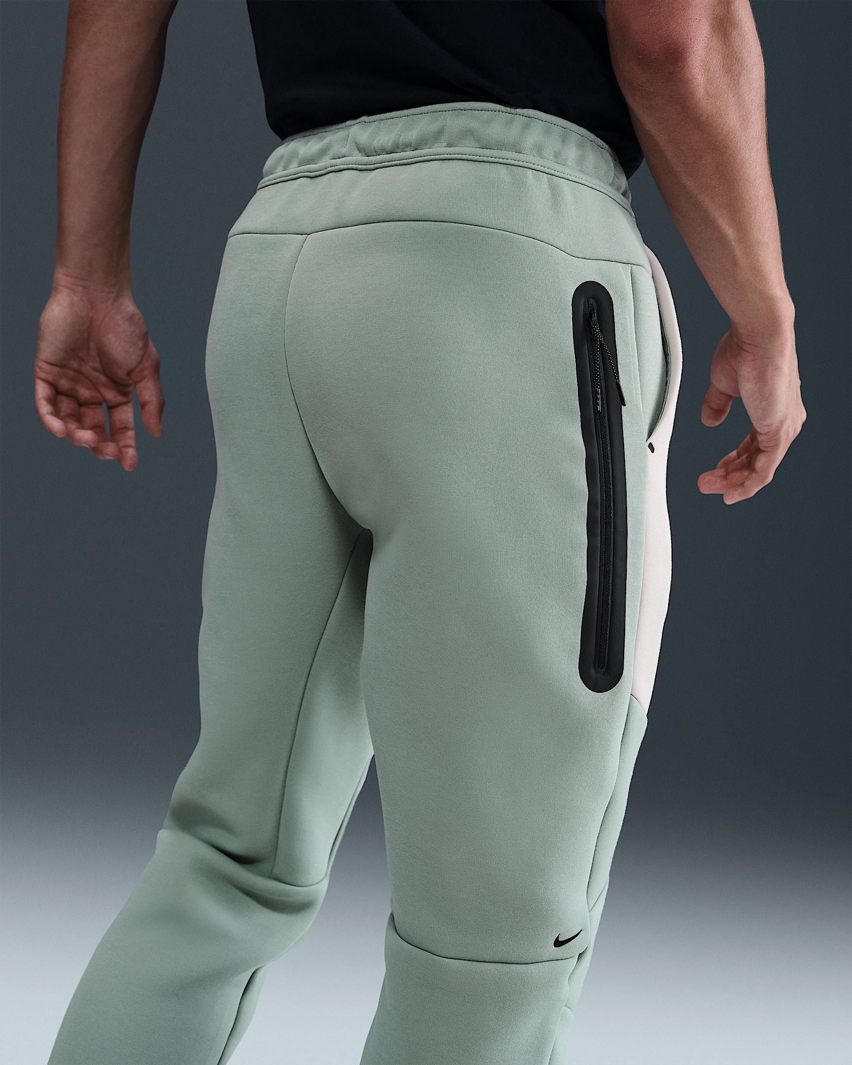 Штани спортивні Nike Sportswear Tech Fleece HV0959-020