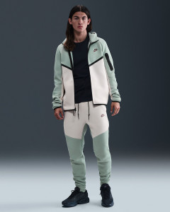 Штани спортивні Nike Sportswear Tech Fleece HV0959-020