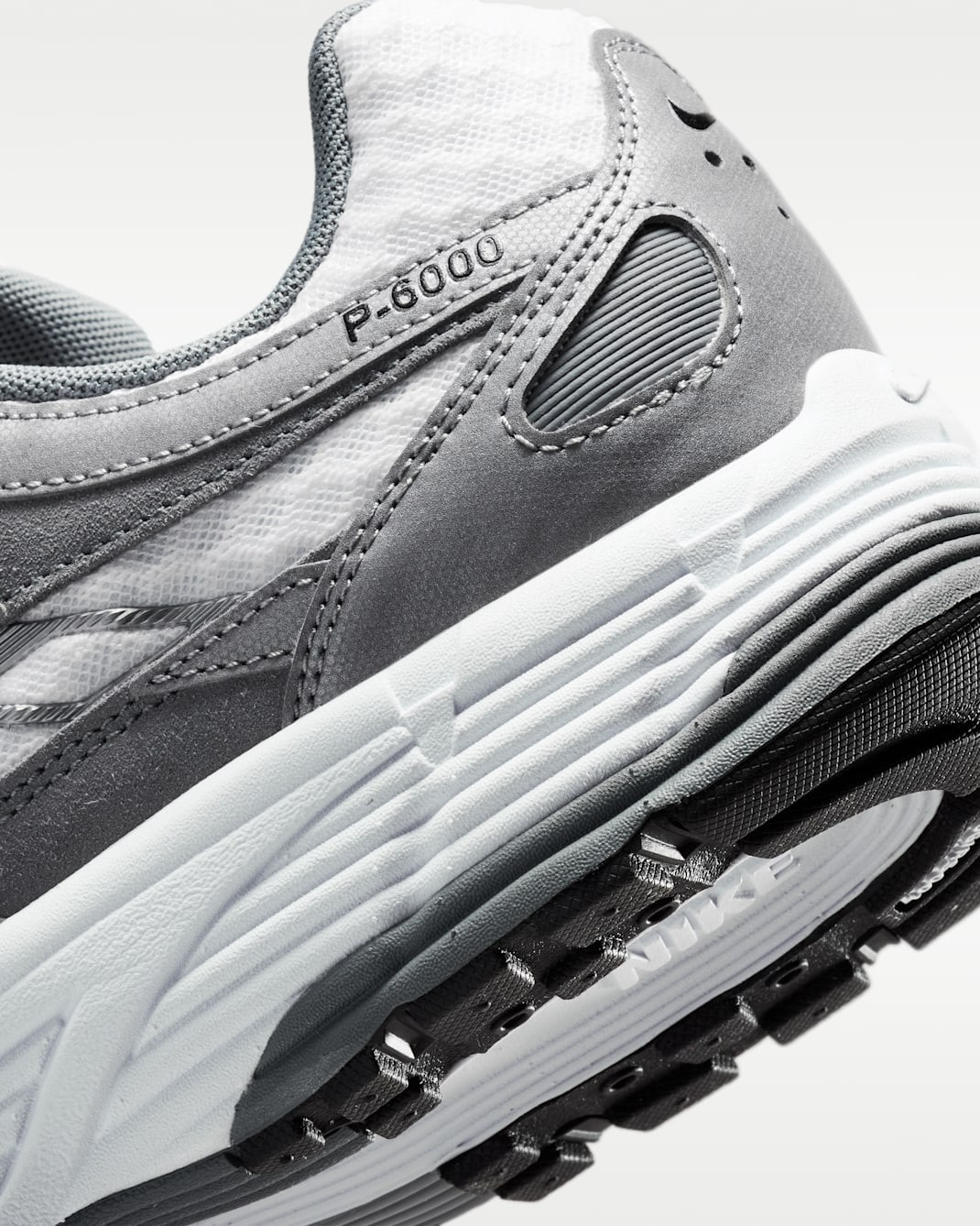 Кросівки Nike P-6000 IR2004-100