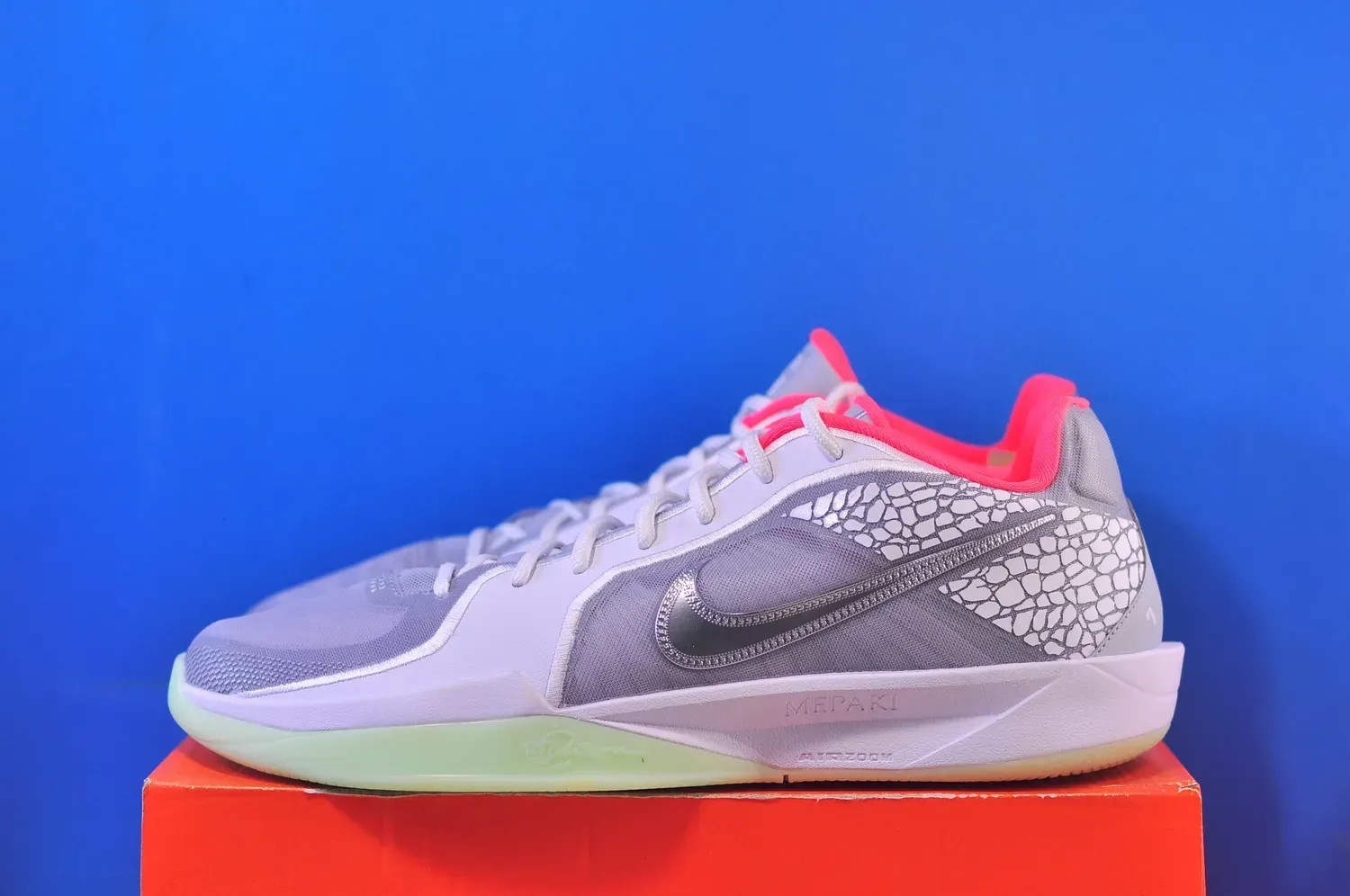 Кросівки Nike Sabrina 2 HF0670-900