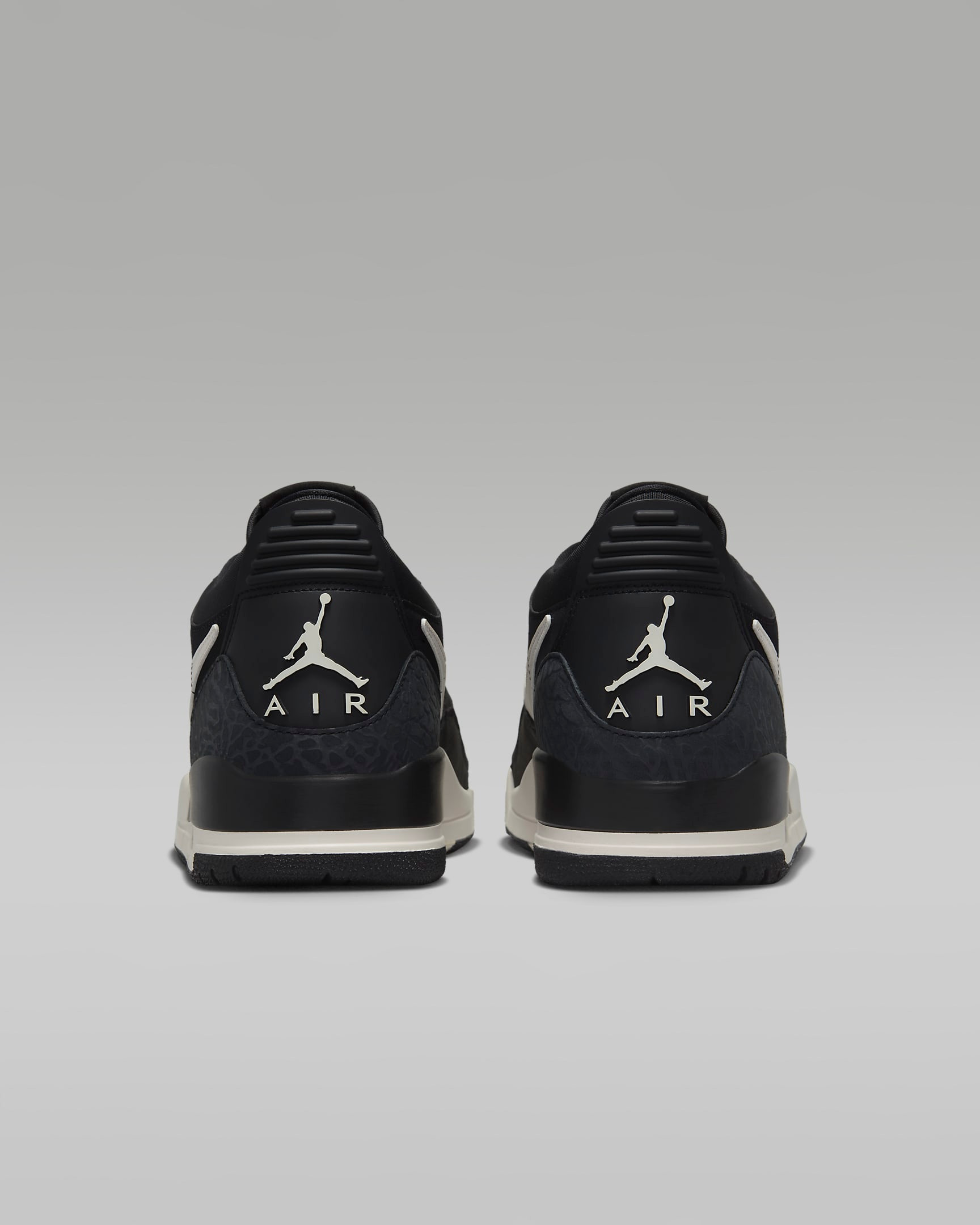 Кросівки чоловічі Air Jordan Legacy CD7069-001