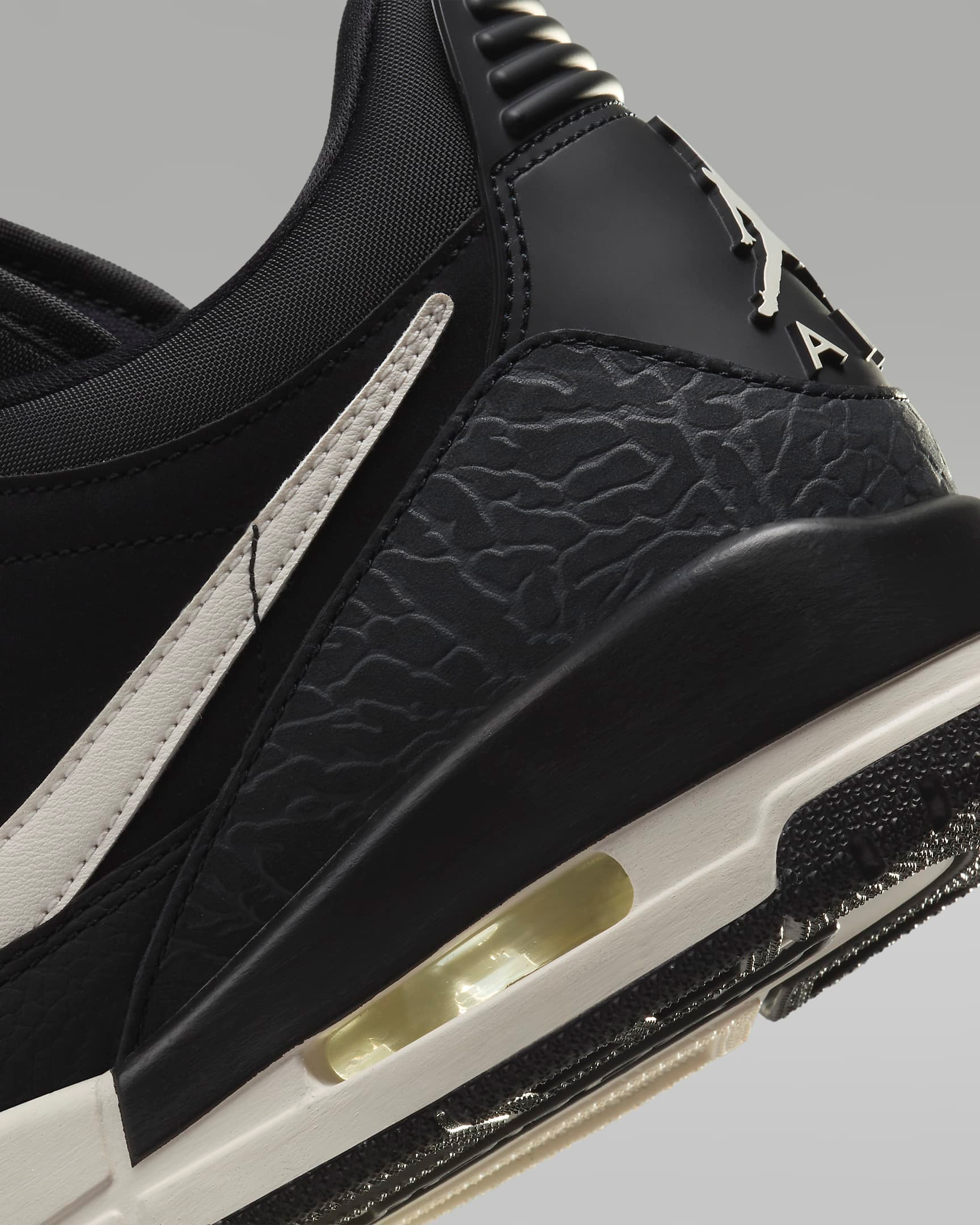 Кросівки чоловічі Air Jordan Legacy CD7069-001
