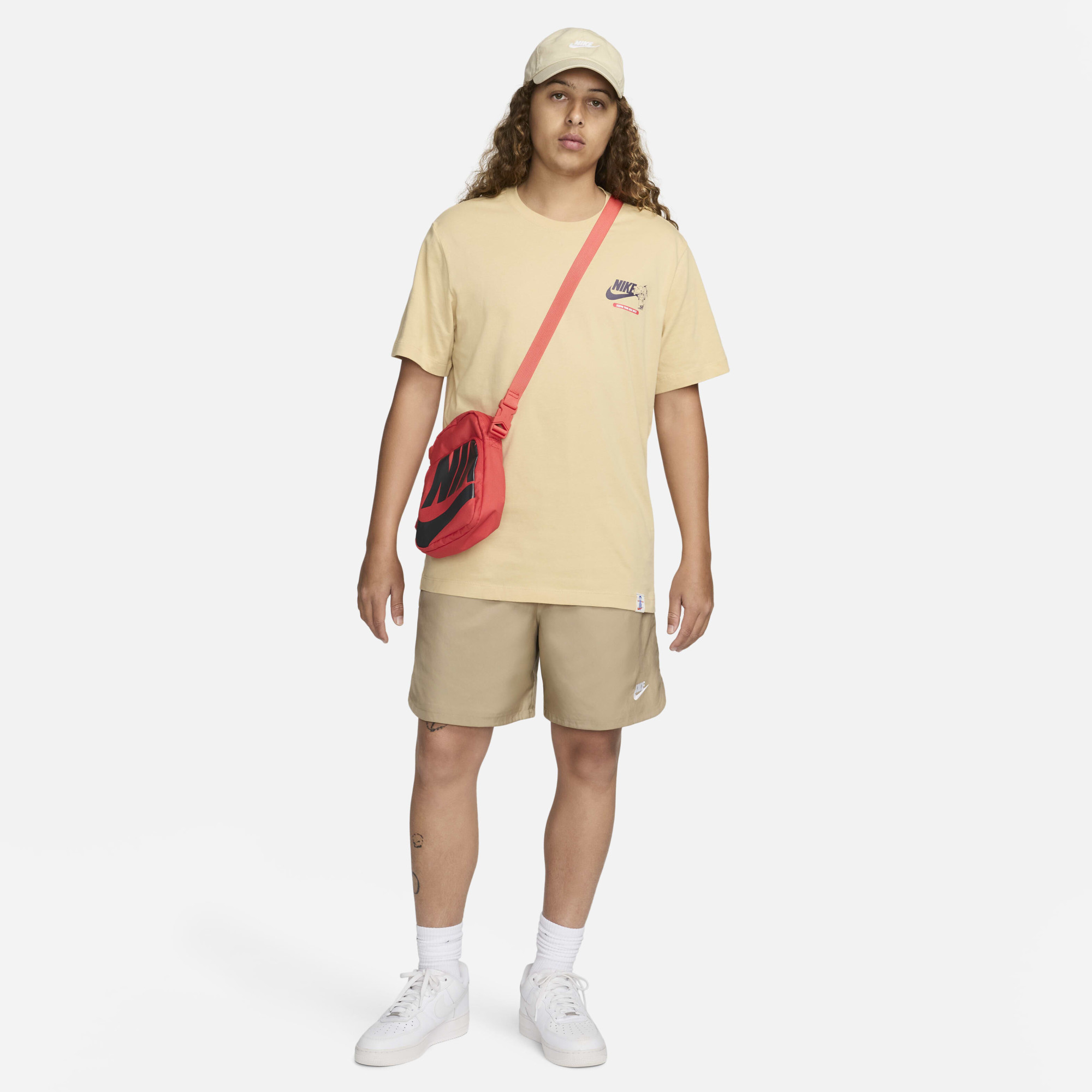 Футболка чоловіча Nike Sportswear Tee Beige FV3754-252