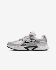 Кросівки Nike V5 RNR HQ6411-100