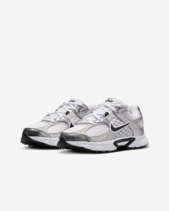 Кросівки Nike V5 RNR HQ6411-100