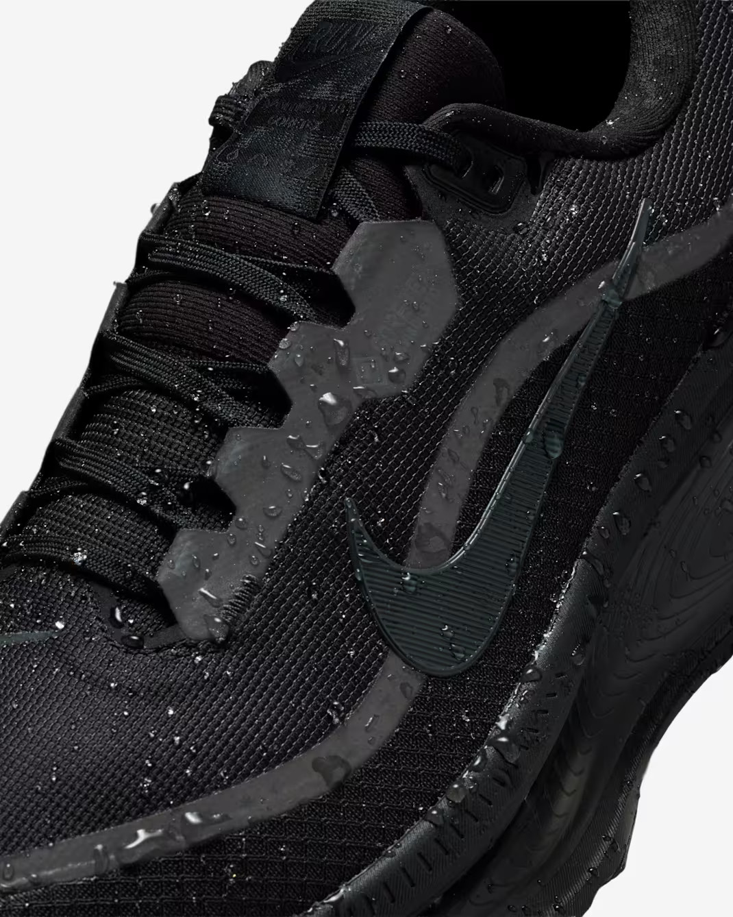 Кросівки Nike VOMERO 18 GTX HQ7001-001