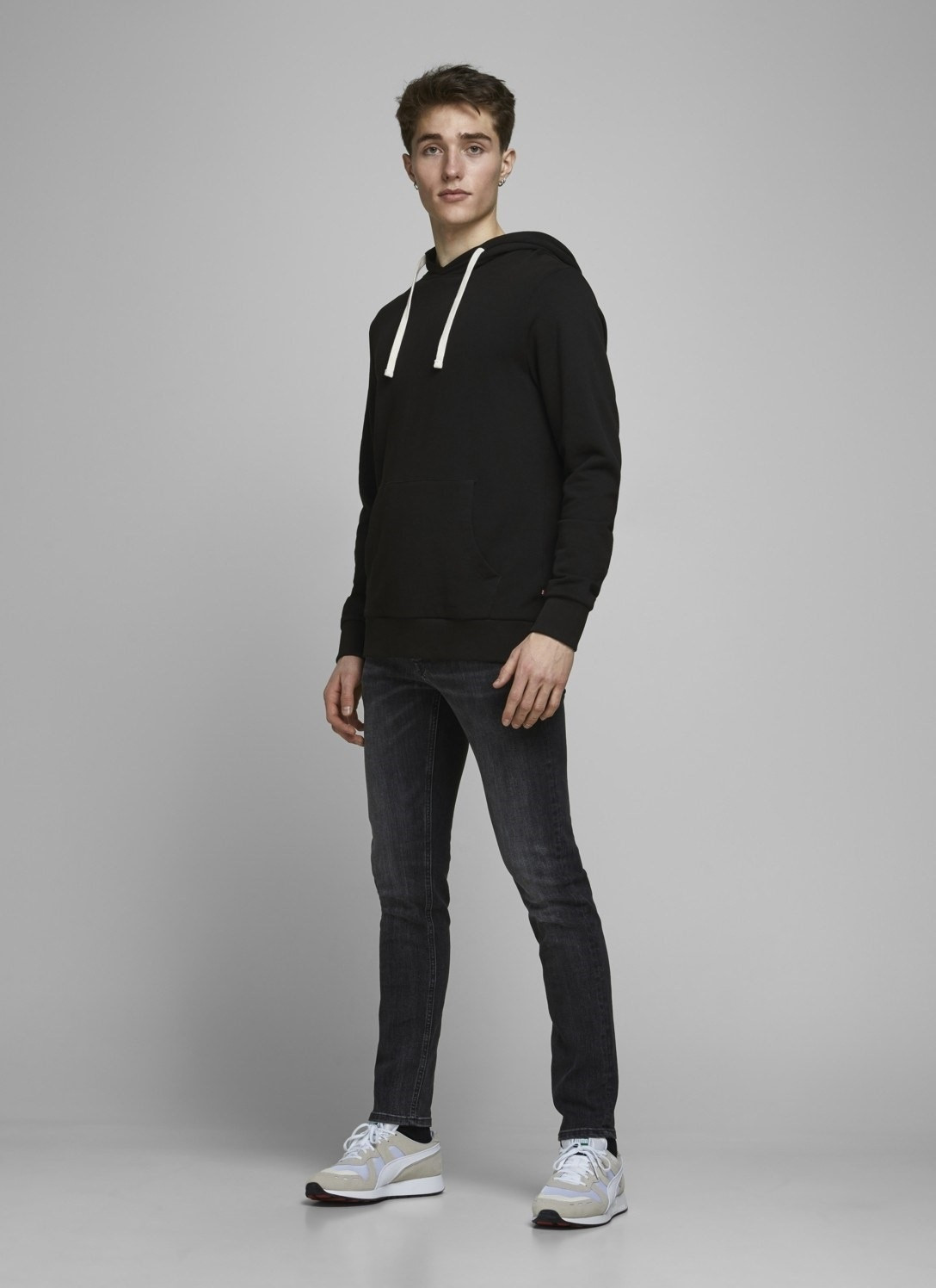 Худі JJEHOLMEN SWEAT HOOD NOOS 12136885-Black-Fit:REG FIT Jack&Jones S Чорний 12136885-BLACK-FIT:REG FI
