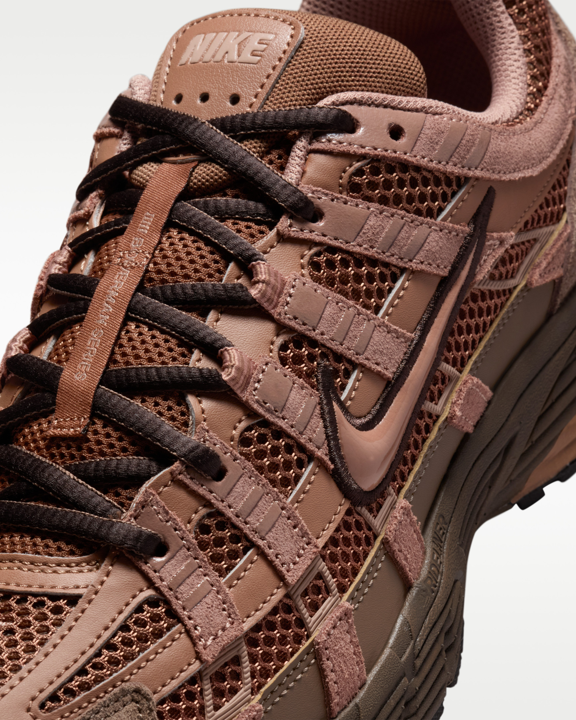 Кросівки Nike P-6000 SE HF0015-205