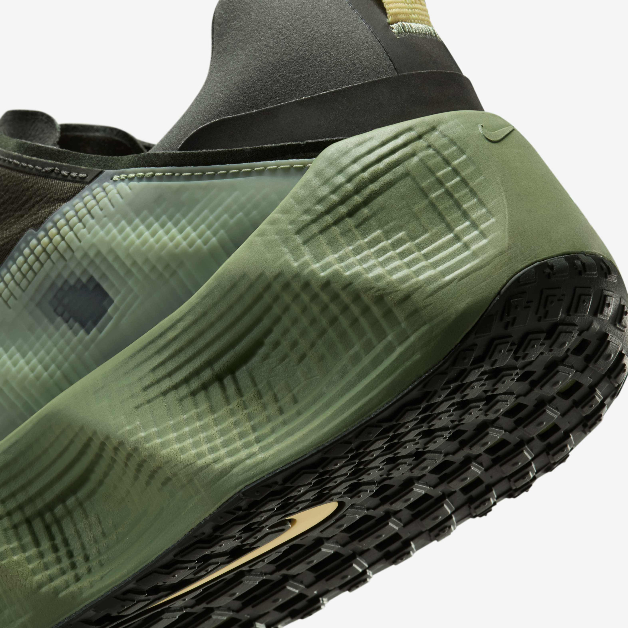 Кросівки чоловічі NIKE AVA ROVER REFLECTIVE SEQUOIA IM9327-300