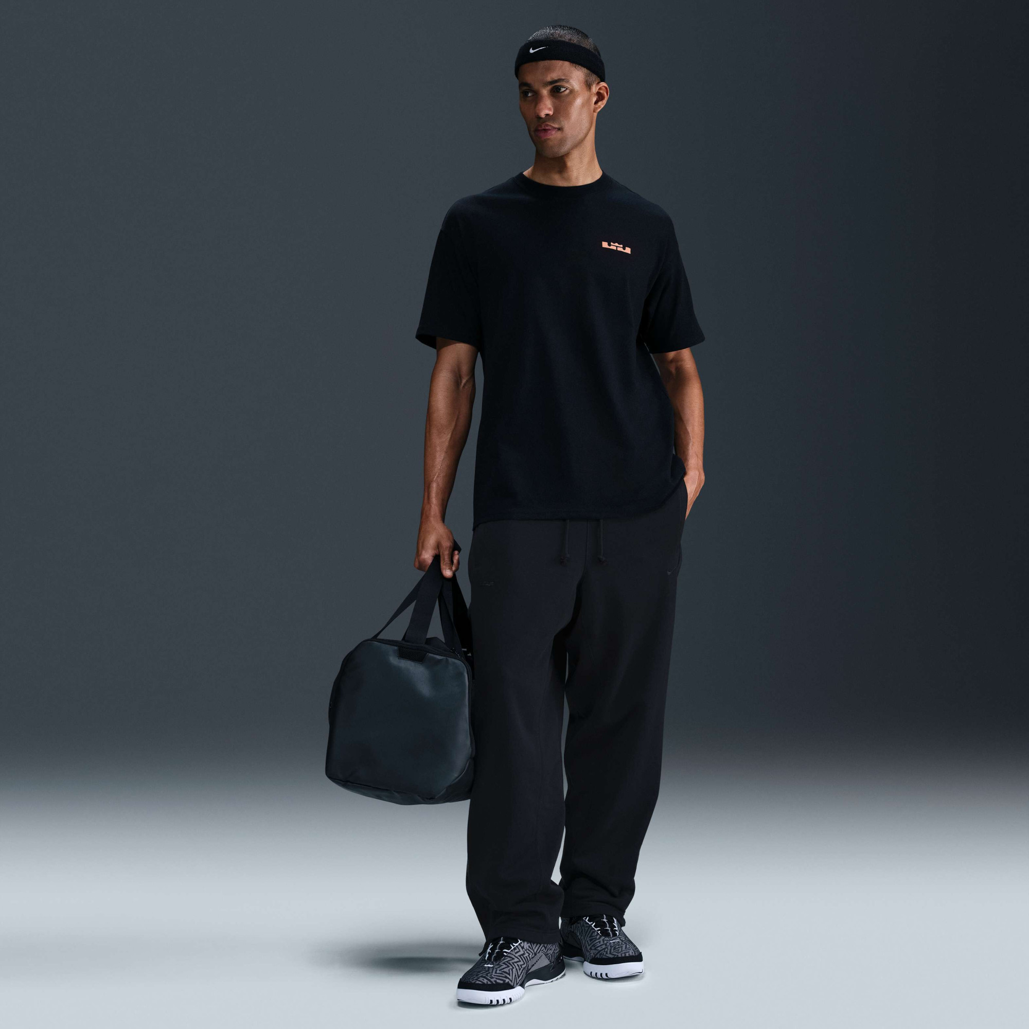 Футболка чоловіча Nike Lbj M90 Oc Black HJ3412-010