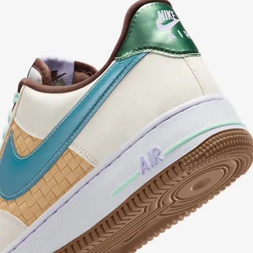 Кросівки Nike AIR FORCE 1 RETRO QS IB5722-100