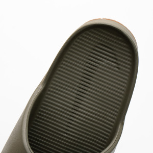 Шльопанці Nike Calm Slide FD4116-203