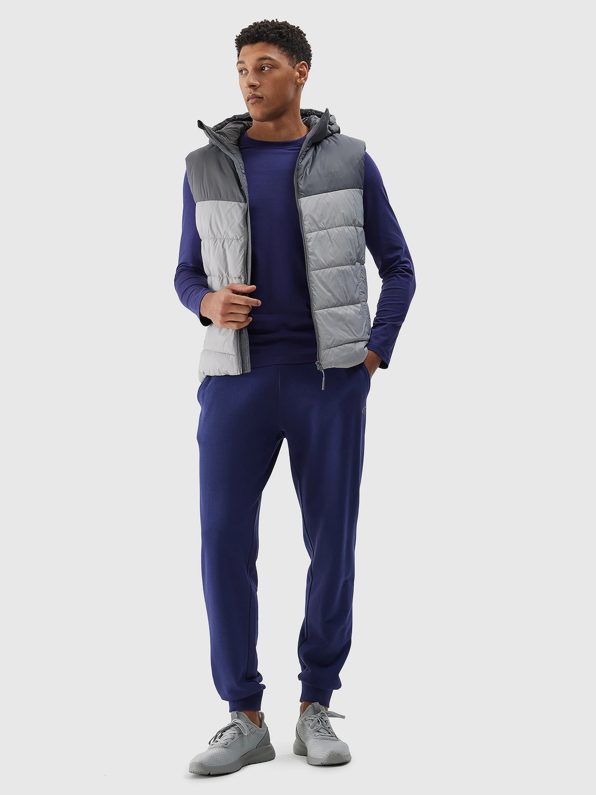 Безрукавка synthetic-fill down vest 4FWSS24TVJAM100-27S 4F M Сірий 4FWSS24TVJAM100-27S