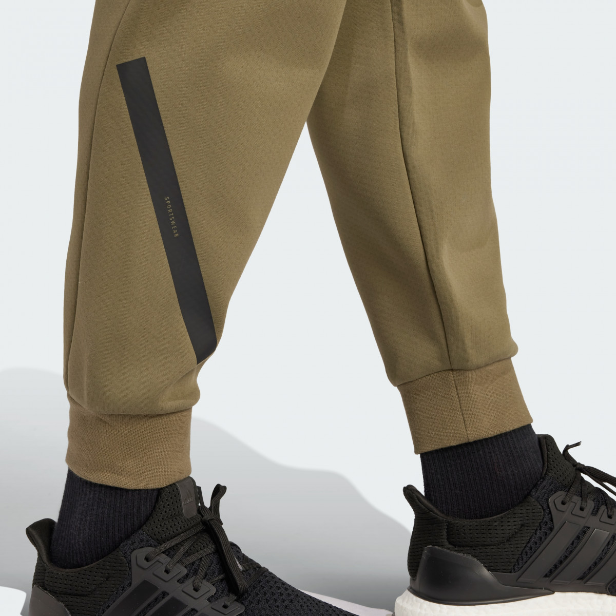 Штани спортивні M Z.N.E. PT JC7915 Adidas L Хакі JC7915