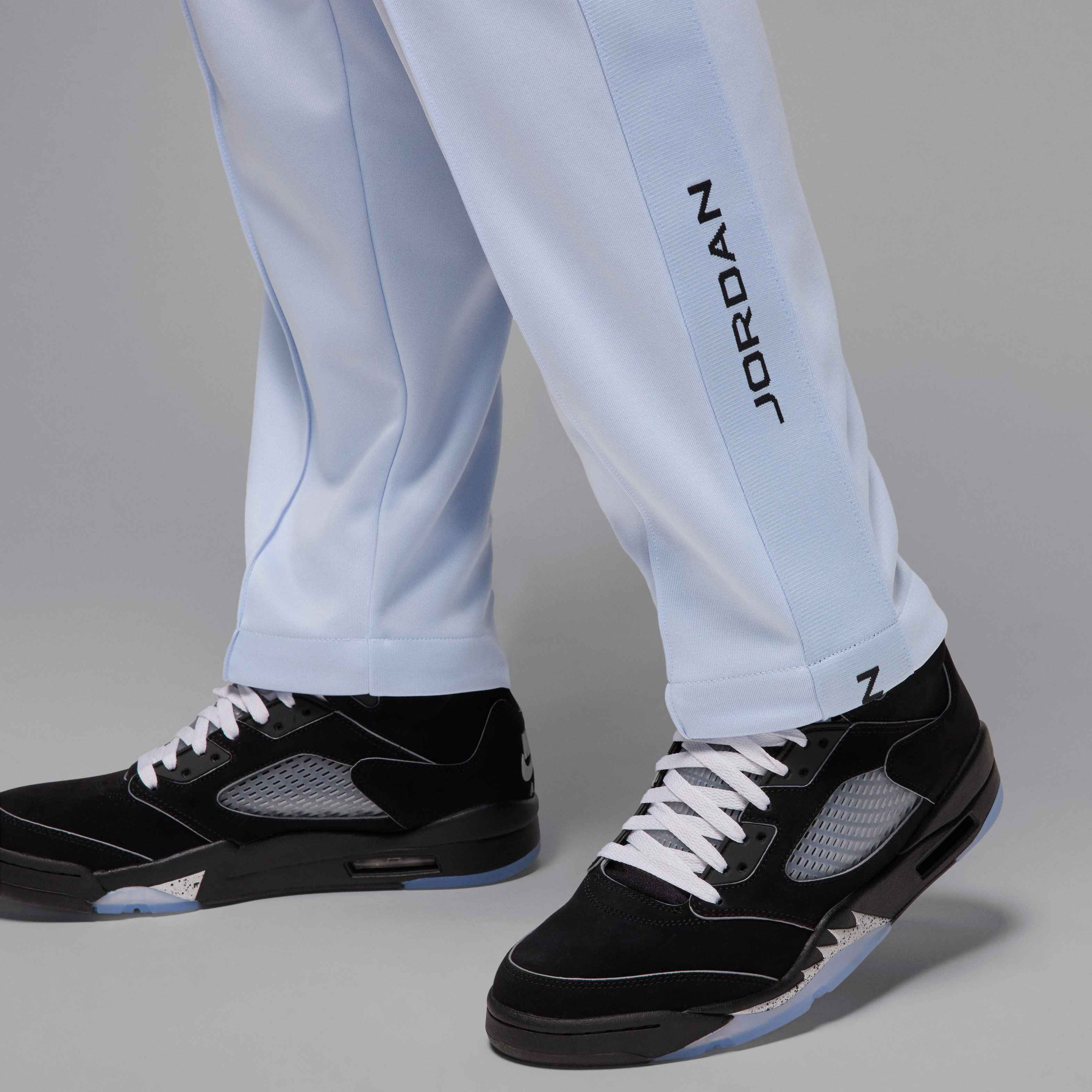 Штани чоловічі Air Jordan Essentials Tracksuit Bottoms Light Blue HF9341-407