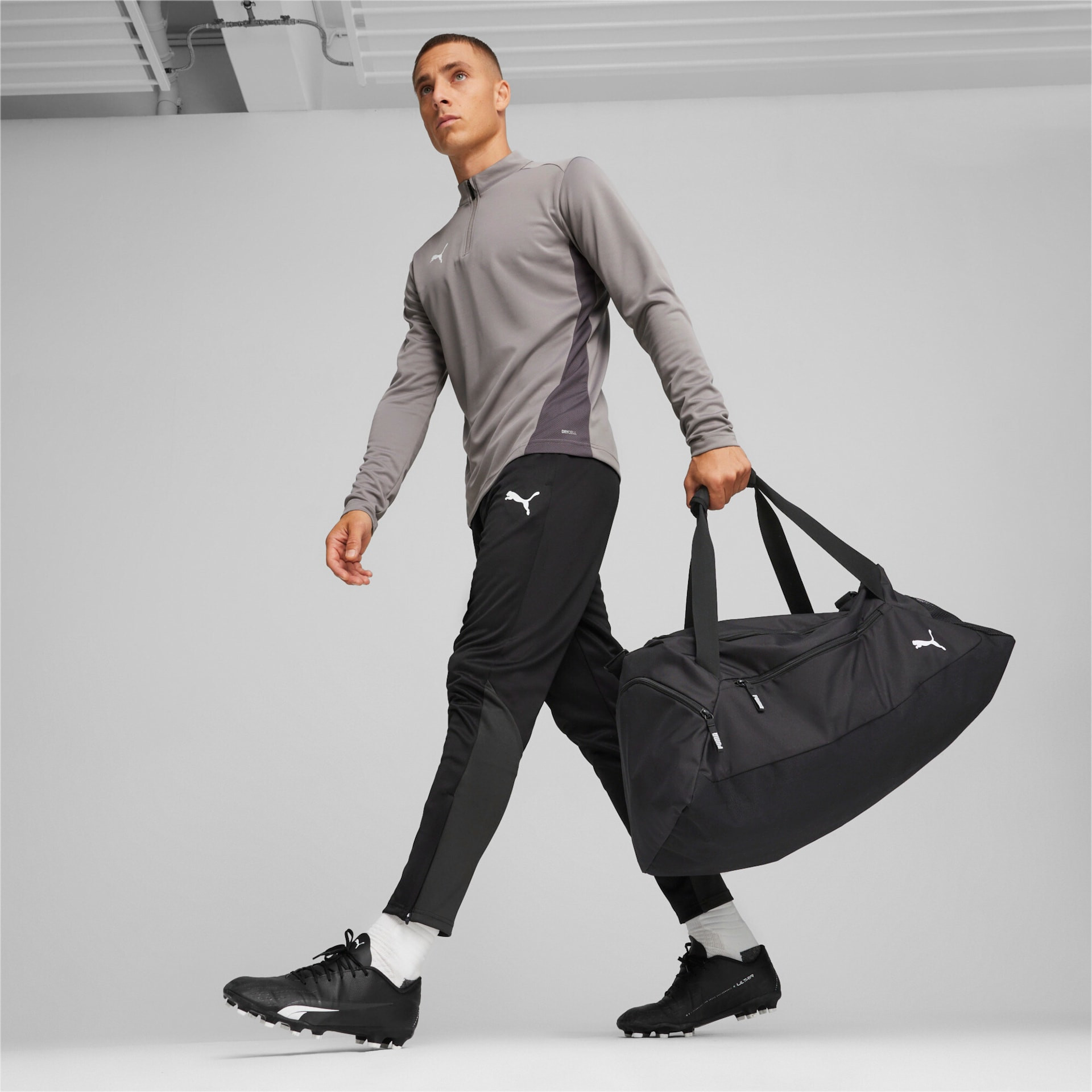 Сумка Puma teamGOAL Teambag 55L чорний Уні 29x65x32 см 090233-01