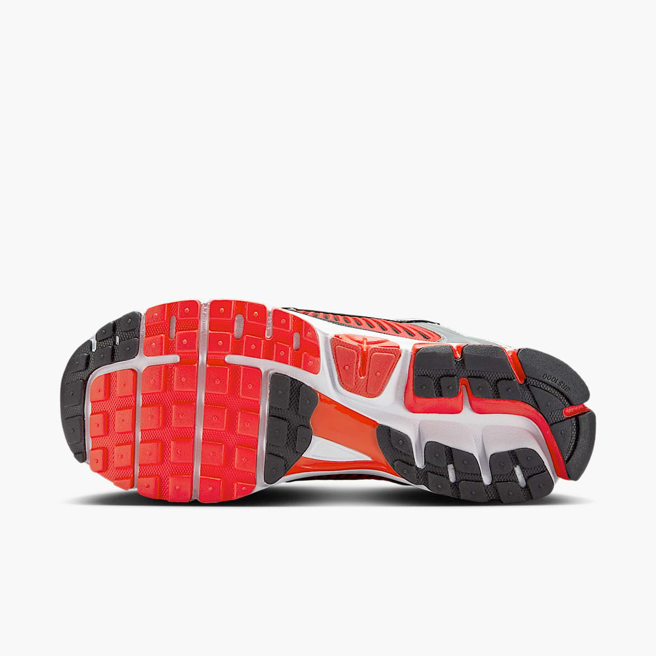 Кросівки Nike Zoom Vomero 5 FJ4151-005