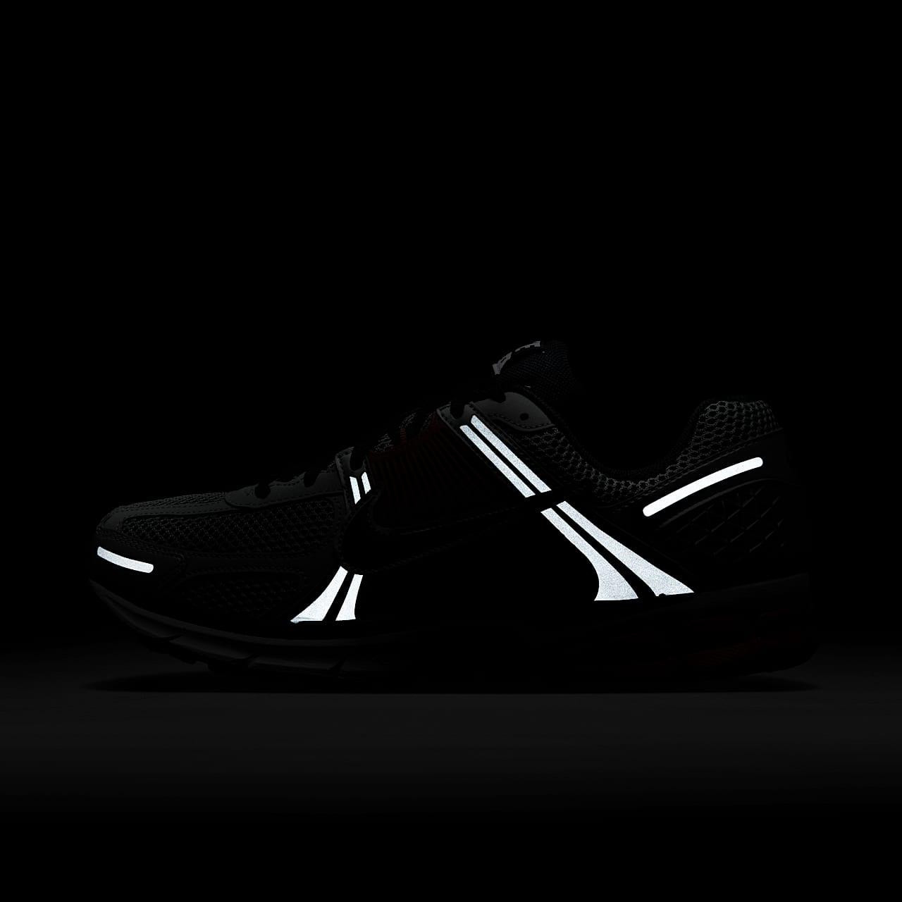 Кросівки Nike Zoom Vomero 5 FJ4151-005