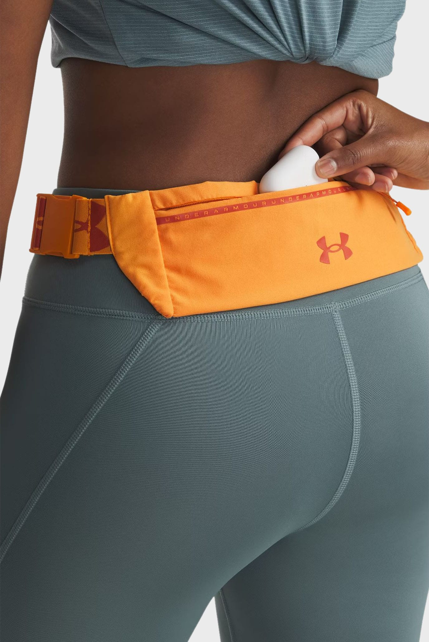 Сумка на пояс Under Armour Velociti Run Belt помаранчевий 33,3 х 8,9 см (1388914-793) 1388914-793