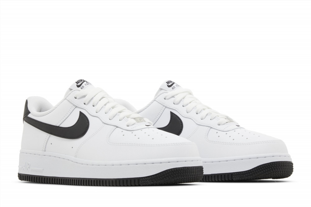 Кросівки Nike AIR FORCE 1 07 FQ4296-101