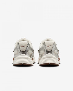 Кросівки W NIKE V5 RNR HQ7901-102 Nike 5,5 (36) Білий HQ7901-102