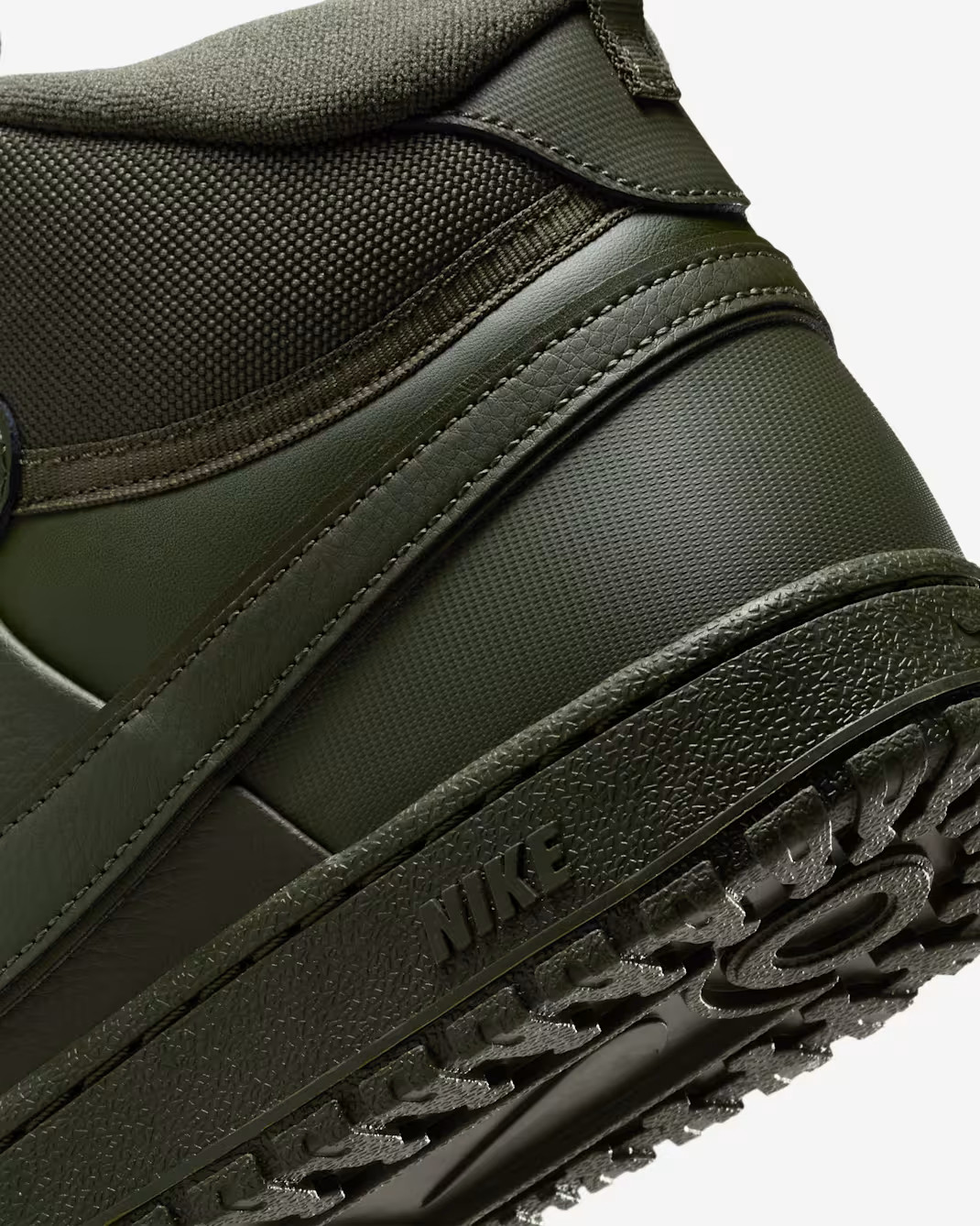 Кросівки Nike COURT VISION MID WNTR DR7882-300