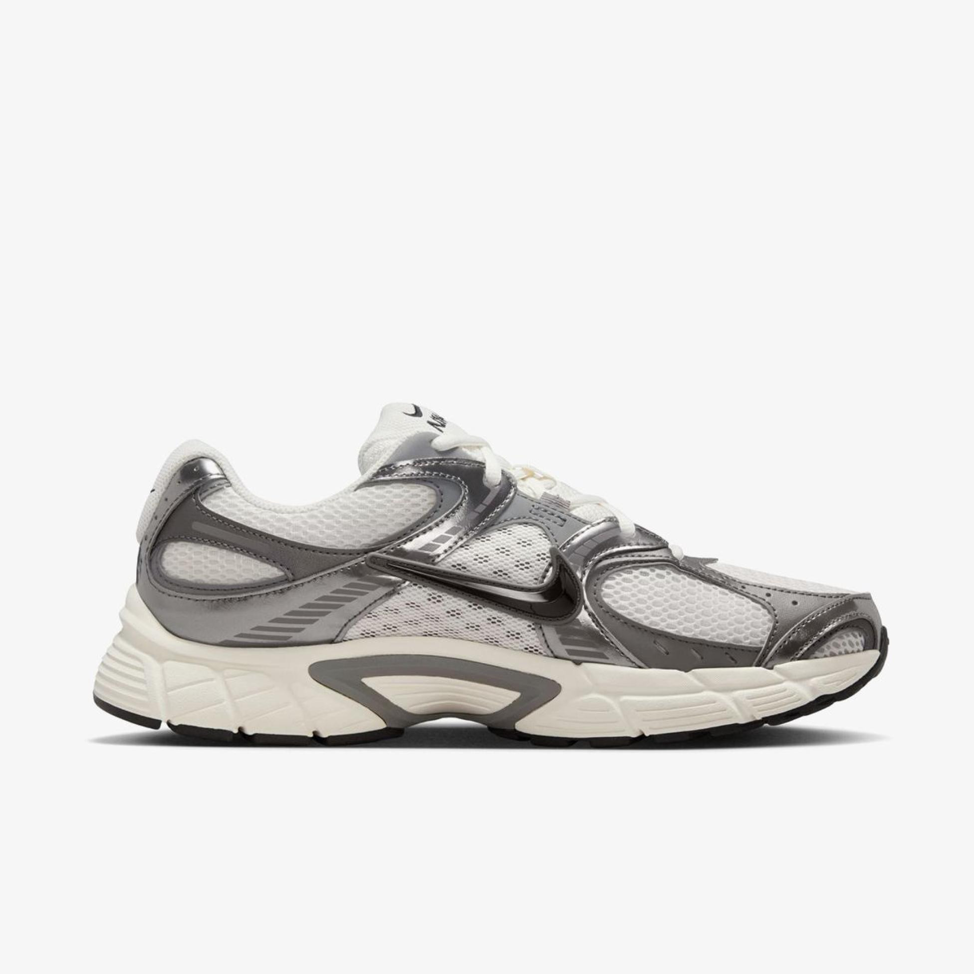 Кросівки Nike V5 RNR HJ5228-009