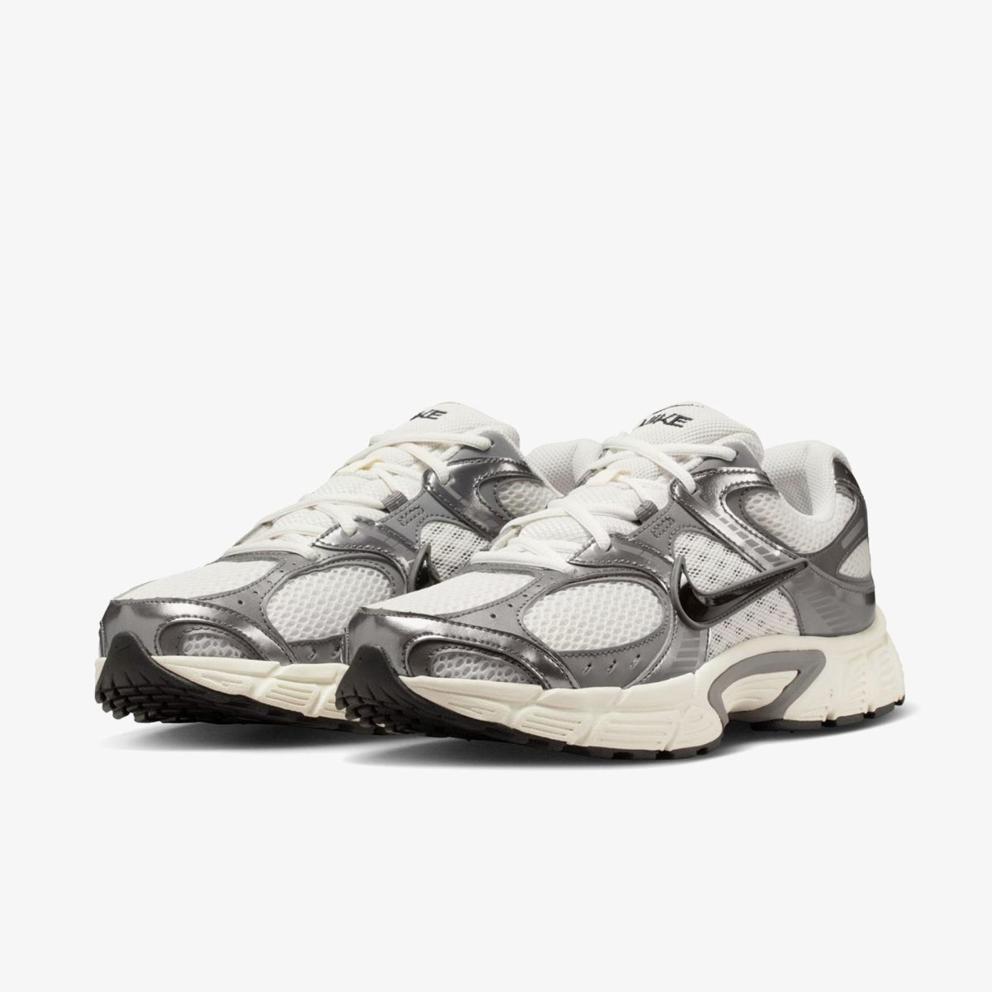 Кросівки Nike V5 RNR HJ5228-009