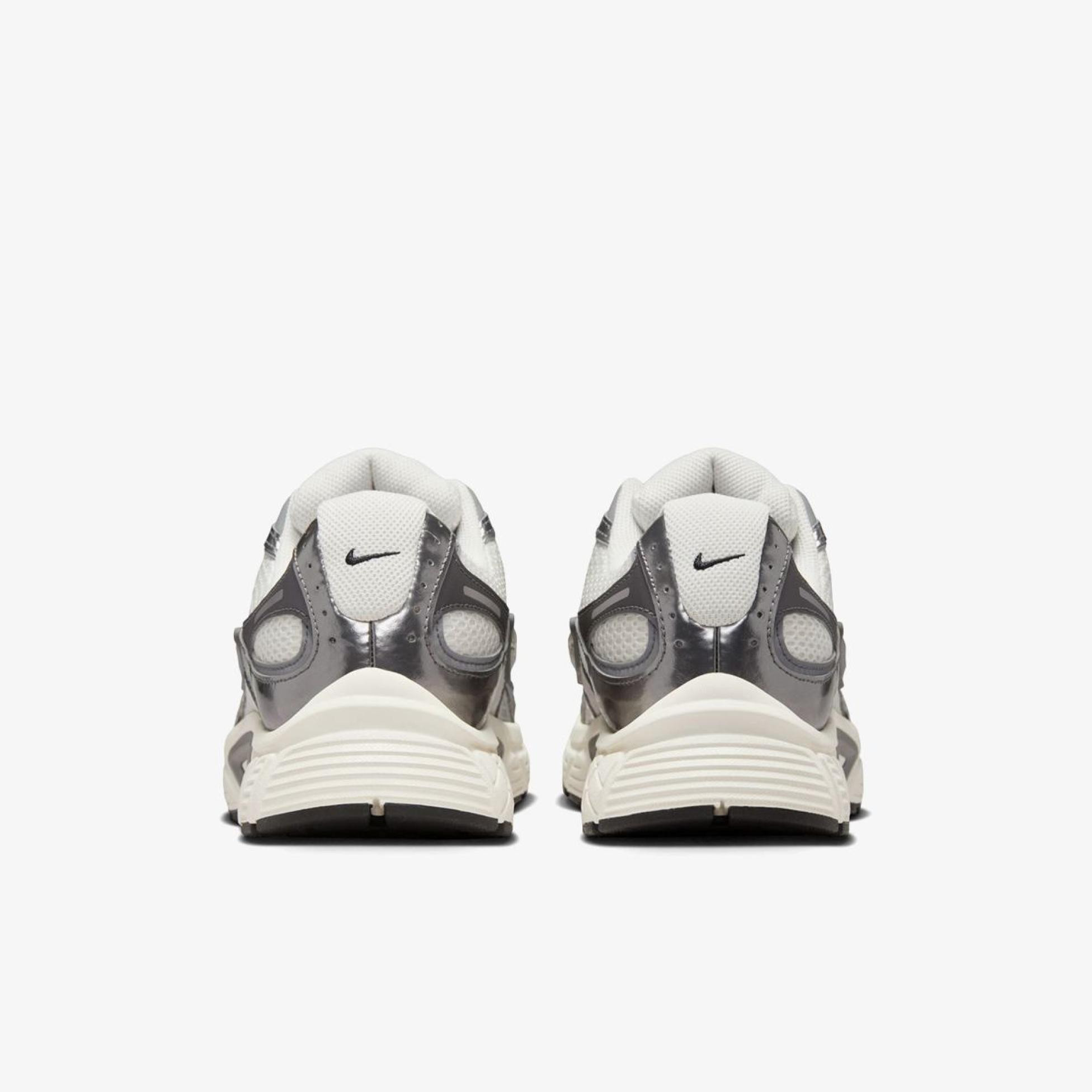 Кросівки Nike V5 RNR HJ5228-009