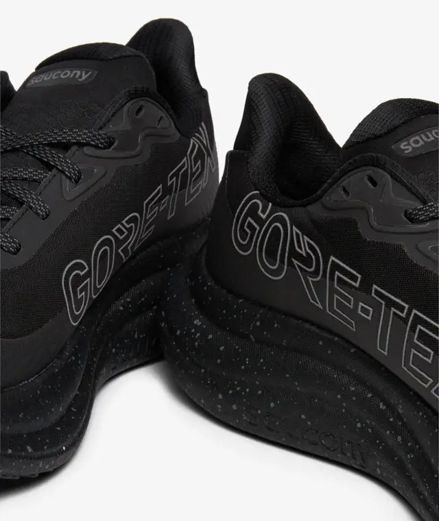 Кросівки для бігу TRIUMPH 23 GTX S21025-14 Saucony 10 (44) Чорний S21025-14